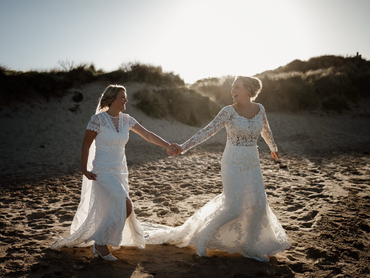 WeddingsinNland's tweet photo. Stunning brides, stunning weather &amp; stunning pics from @EyeoftheTyne 😍🌞📷

Wishing the happiest of happily ever afters to M &amp; I 🤍

There's nowhere quite like Northumberland 🤍

#northumberland #northumberlandcoast #yourdayyourway #springwedding #northumberlandweddingvenue https://t.co/gOY6jryrCa