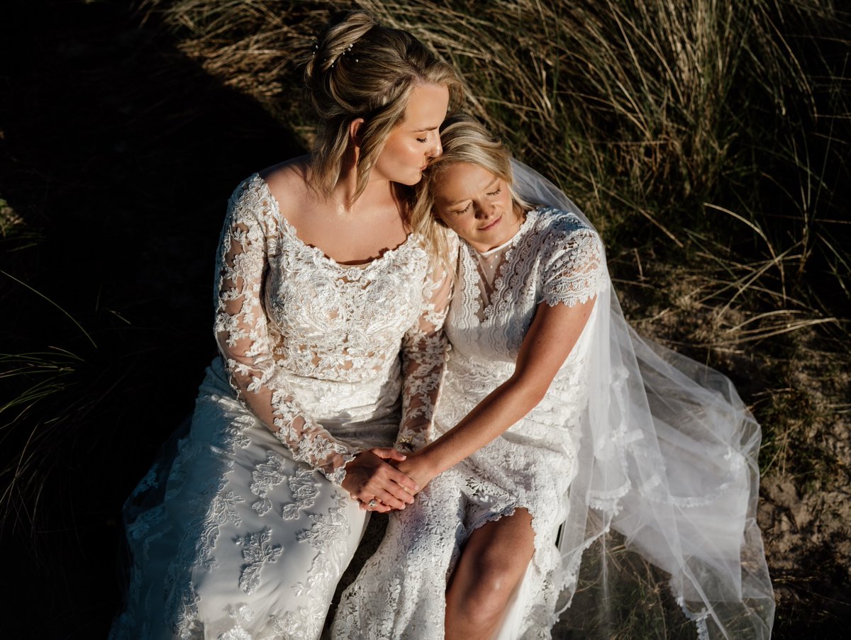 WeddingsinNland's tweet photo. Stunning brides, stunning weather &amp; stunning pics from @EyeoftheTyne 😍🌞📷

Wishing the happiest of happily ever afters to M &amp; I 🤍

There's nowhere quite like Northumberland 🤍

#northumberland #northumberlandcoast #yourdayyourway #springwedding #northumberlandweddingvenue https://t.co/gOY6jryrCa