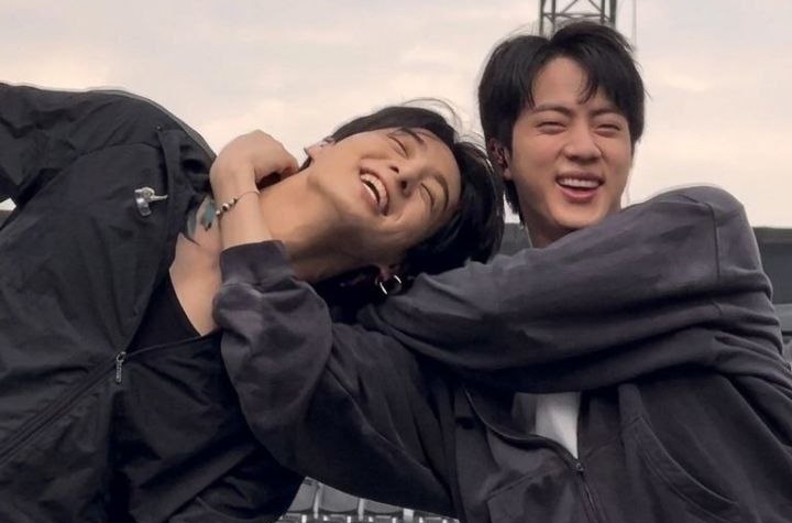 this is one of the cutest bts photo sequence if you ask me 🥺