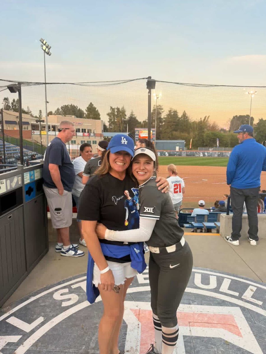 byusoftball's tweet photo. https://t.co/zxRc0fcenO