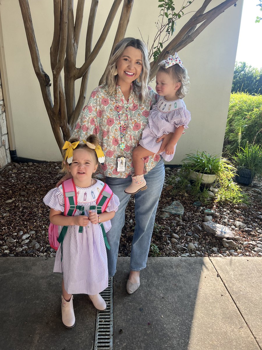 Coach_Messer's tweet photo. Happy Mother’s Day to my wonderful wife and the best mom to our 2 girls. We are so lucky to have such a great mom like you. https://t.co/yF25OhfjM2