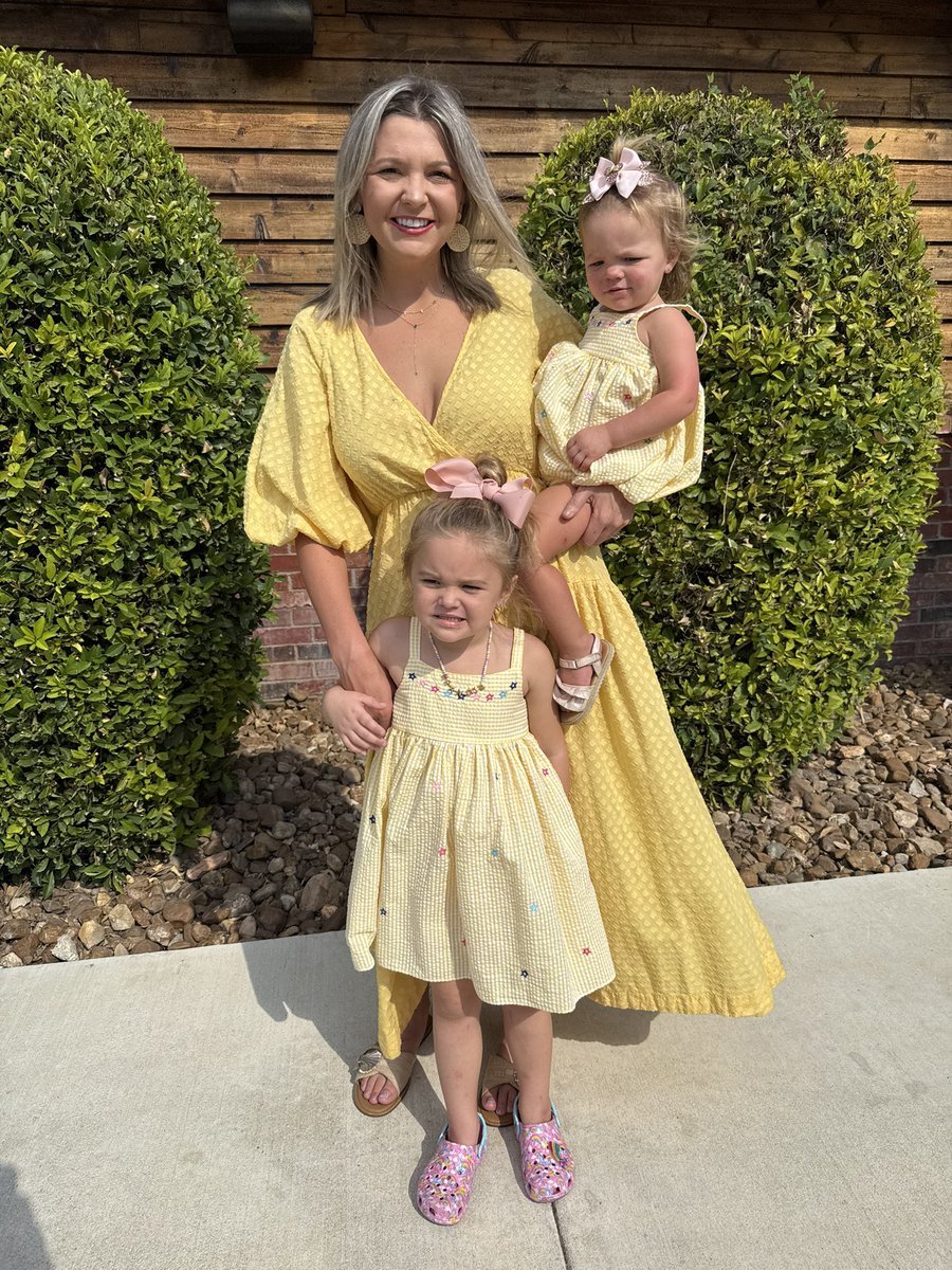 Coach_Messer's tweet photo. Happy Mother’s Day to my wonderful wife and the best mom to our 2 girls. We are so lucky to have such a great mom like you. https://t.co/yF25OhfjM2