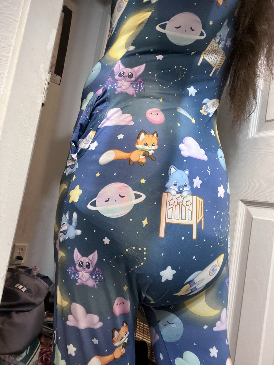 CortexDragon's tweet photo. Loving my little space sleeper https://t.co/VTMRSS4l62