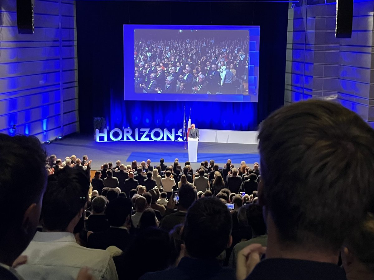 pegah_maleka's tweet photo. Conseil national d’Horizons ce dimanche ! Rassemblés avec @EPhilippe_LH pour la France 🇫🇷 https://t.co/cQMvced7iN