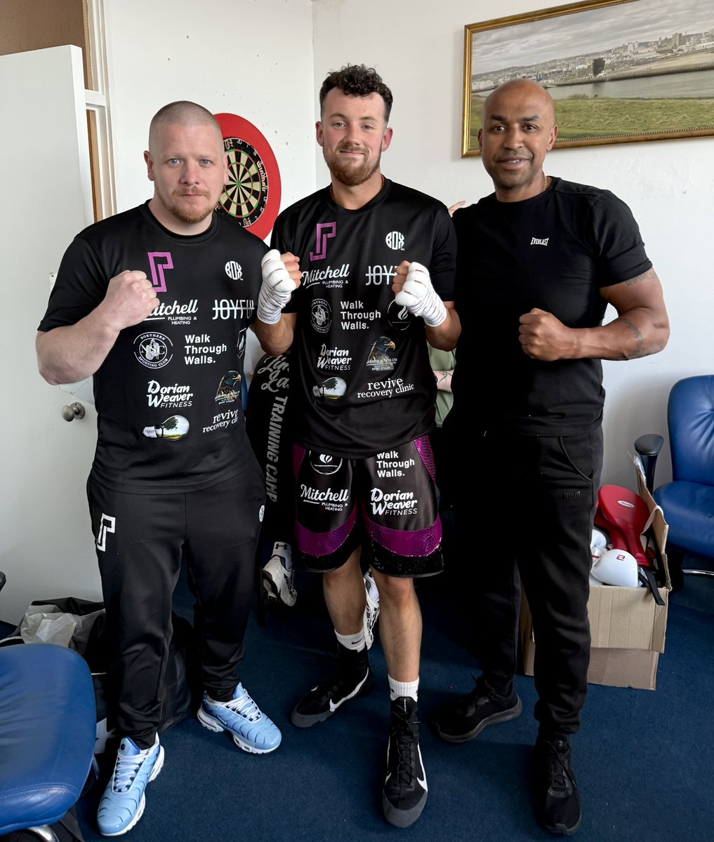 crueljohno's tweet photo. #Cutman #Handwrapper #Boxing
📍Beach Ballroom, Aberdeen https://t.co/v7oyf42fkJ