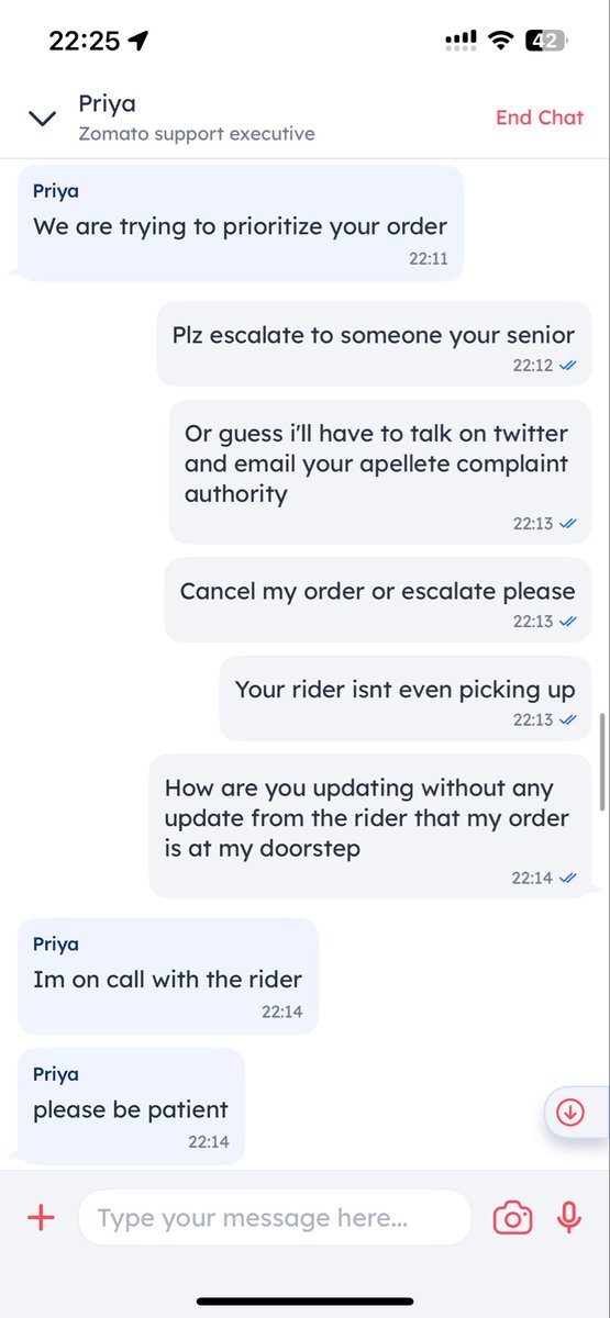 nousetrying's tweet photo. @zomato @zomatocare these screenshots should be more than enough to convey my issue.. first your rider doesnt move for a whole 30 minutes then says he doesnt have order and all thsi time Priya your agent is continuously lying to me saying your order has arrived.. SHAME! https://t.co/lGQrGrTryB