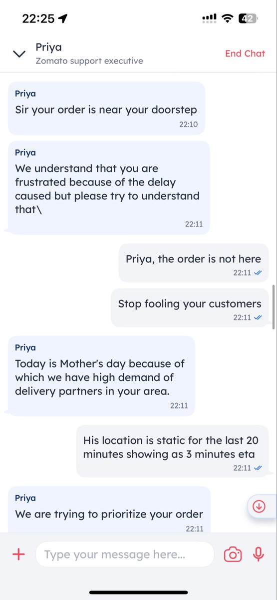 nousetrying's tweet photo. @zomato @zomatocare these screenshots should be more than enough to convey my issue.. first your rider doesnt move for a whole 30 minutes then says he doesnt have order and all thsi time Priya your agent is continuously lying to me saying your order has arrived.. SHAME! https://t.co/lGQrGrTryB