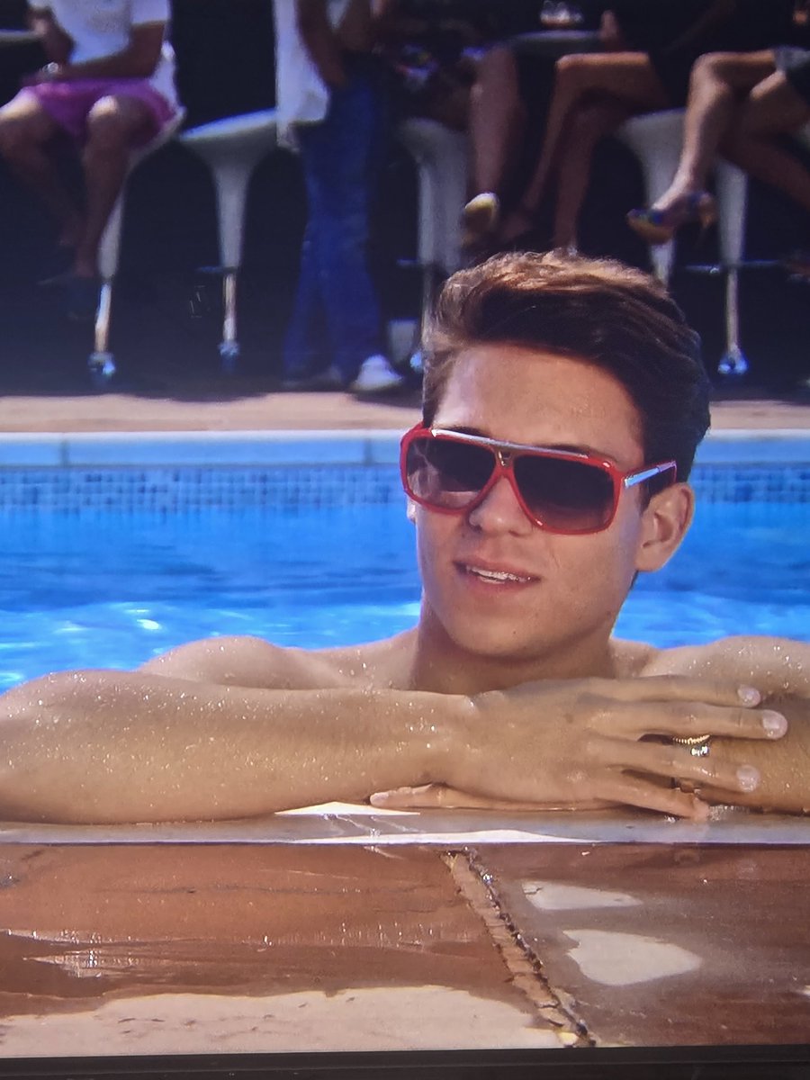 NKannoo's tweet photo. @JoeyEssex_ you recognise this guy, s2 ep 14 of towie 15 yeada ago 💙 https://t.co/IdoKyGEOno