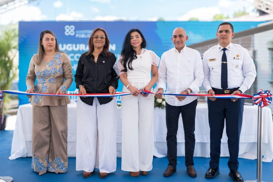 ElDia_do's tweet photo. Procuraduría inaugura el Centro Integral de Acceso a la Justicia en Samaná
Más detalles en: https://t.co/KFPcHdsLkq
#PeriódicoElDía #Samaná #CentroIntegral #AccesoalaJusticia https://t.co/gYvo7TMdas