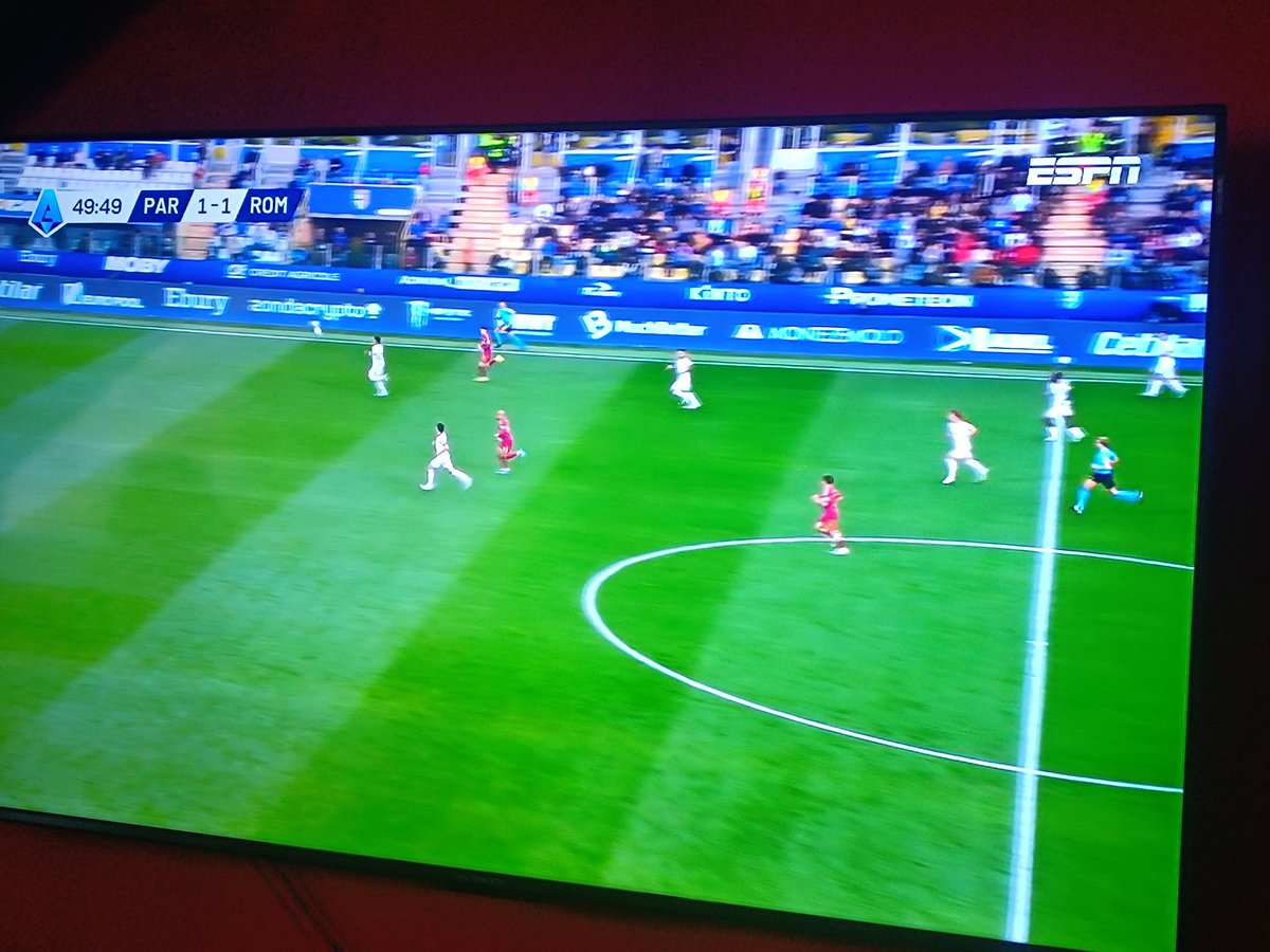 GeraBrandonDT's tweet photo. @vitodepalma @SerieAxESPN 
Acá haciendo el aguante desde Uruguay.
Buen partido entre Parma y Roma.
Saludos excelente transmisión.
Vito x favor envíale un saludos a mi hijo Santino que sigue todos los partidos que comentas. https://t.co/PmkMASE5Nt