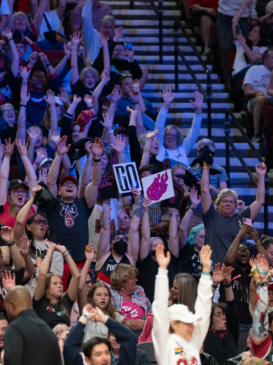 theportlandfire's tweet photo. last night was INCREDIBLE 🥹

much love to all of the fans who made night one so special! Excited to see you all again on the 12th 🤝 https://t.co/IKD6QS3YOS