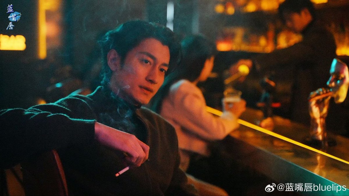 ubl_umbrella's tweet photo. 🎬✨ | China entregando mais um BL pra gente 👀🔥
Confira stills do novo BL chinês #BlueLips, adaptação do romance de mesmo nome, protagonizado pelos atores #WeiLinyu e #LanShaoyun
📺 A produção contará com 16 episódios.
📅 Estreia: ainda não divulgada.
Já sentimos que vem um BL mais intenso e cheio de mistério por aí, né? 🖤👄 #蓝嘴唇
