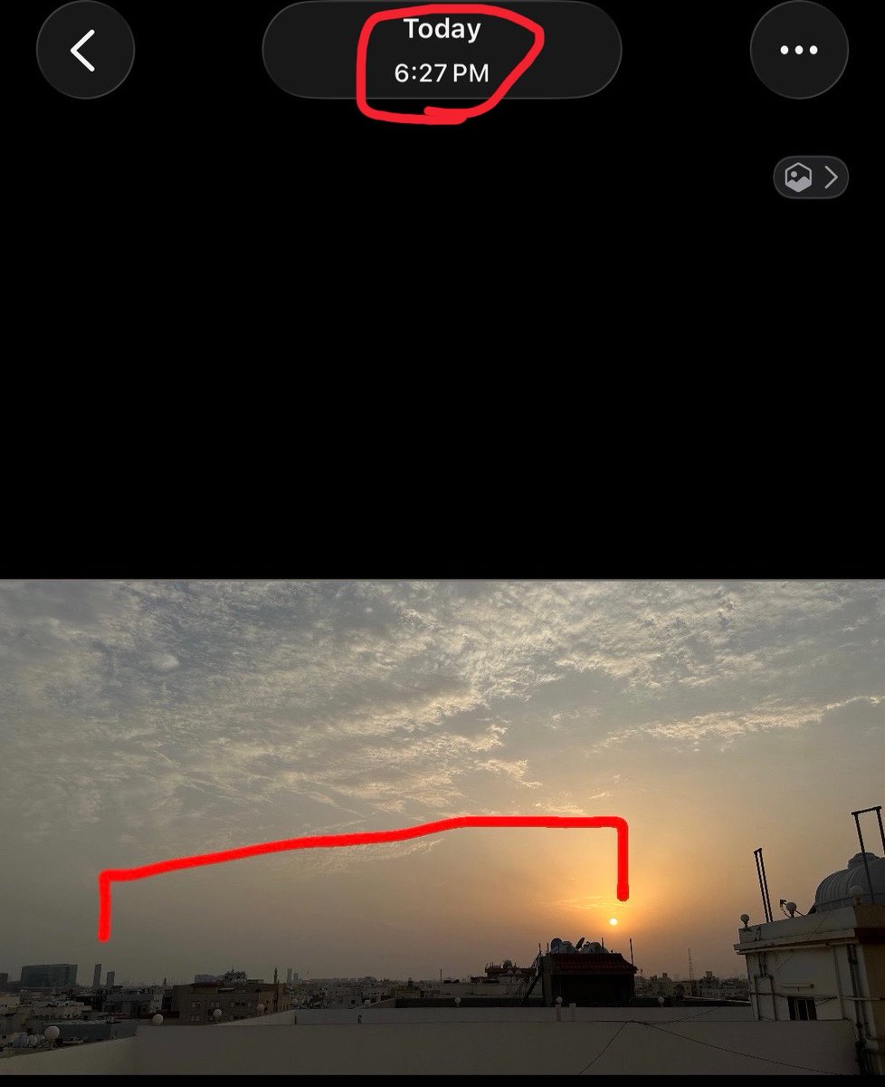 moc2i's tweet photo. وحده من امتع الاشياء اللي قررت اراقبها من نهاية سنة 2025 هو تغير مكان غروب الشمس على طول السنه 🌅
.
الشهر الجاي إن شاء الله تصل الشمس الى اقصى ميل شمالي لها و راح يكون أطول نهار في السنه☀️