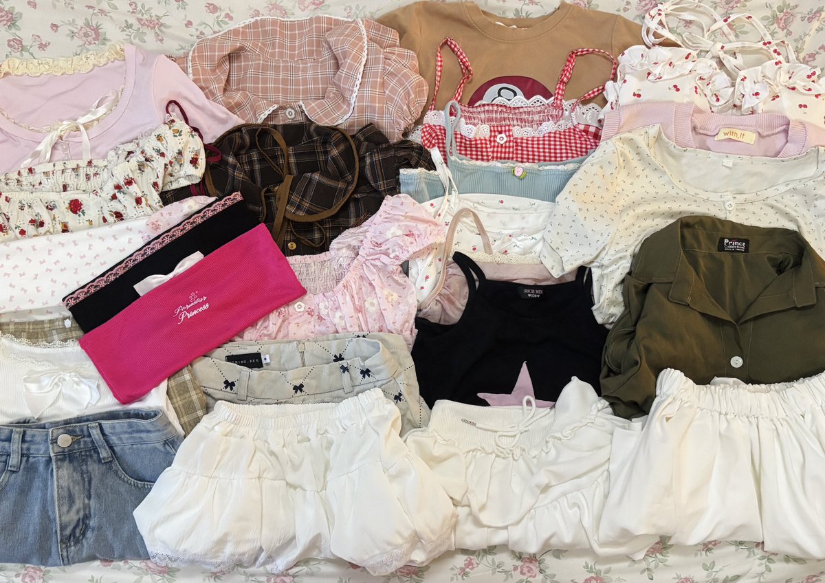 kktrws's tweet photo. ปล่อยต่อเสื้อผ้าทั้งมือ1 &amp; มือ2 ✿
♡ ปักไว้ได้เลย เดี๋ยวเริ่มลงเค้ามาเรียก
min 25฿ max 89฿ ขายเอาสังคม 
     (บางตัวออกแล้ว)
ค่าส่งเหมาๆ40ไม่บวกเพิ่ม❕
*ใครเอฟ100ขึ้นไปลด10บาท

#เสื้อผ้ามือ2 #เสื้อผ้ามือ1 #เสื้อคาเฟ่ #ส่งต่อเสื้อผ้ามือ1 #ส่งต่อเสื้อผ้ามือ2 #ส่อต่อเสื้อผ้า https://t.co/GHIQSHgBRt