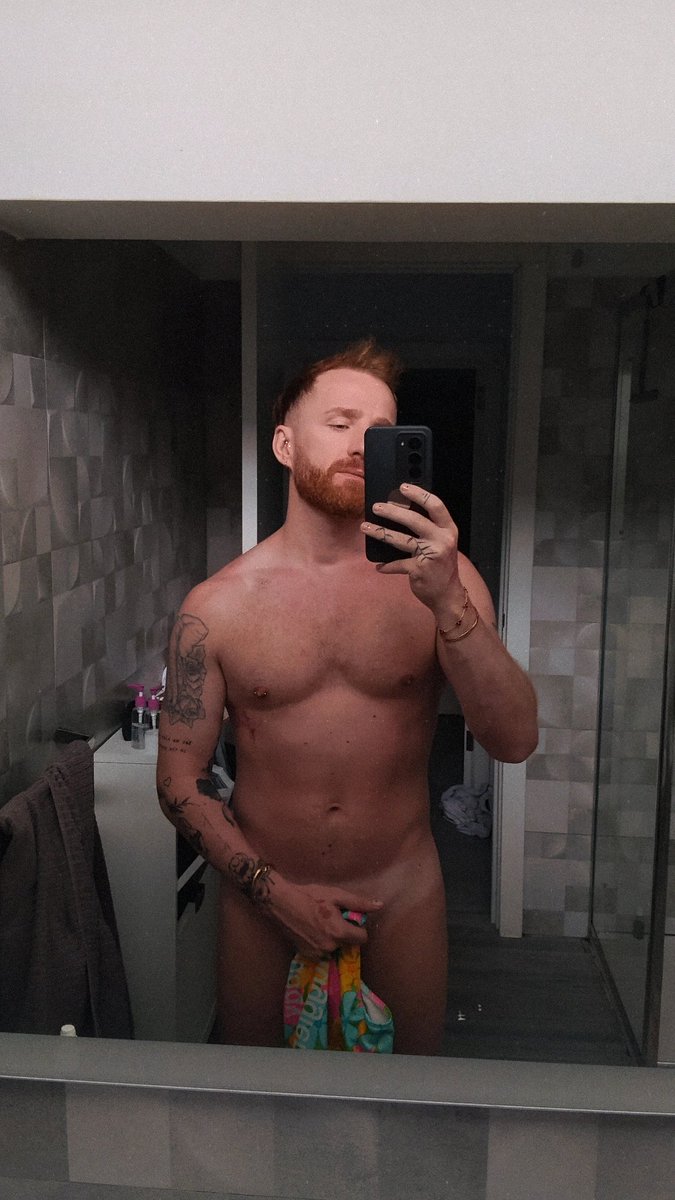 _romainch_'s tweet photo. Before &amp; After shower https://t.co/p48JdR4sVS
