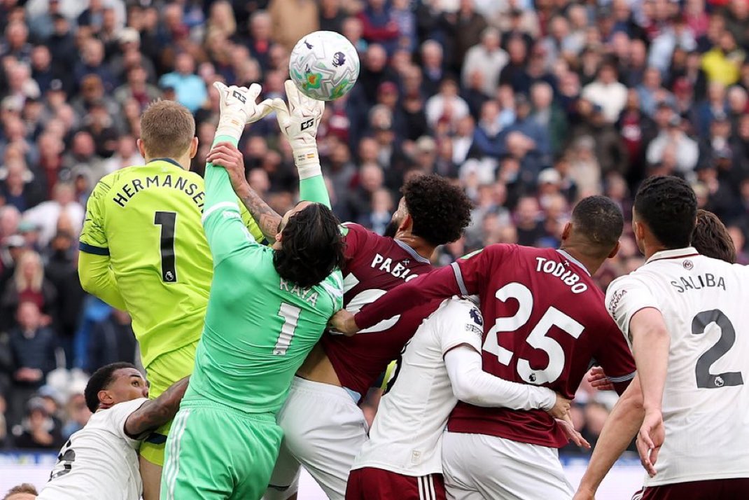 ammandev's tweet photo. Also everyone seems to forget this…

It’s not just Arsenal trying to win the league, it’s also about West Ham’s survival.

That ridiculous decision has ramifications for both, and they’ve continued the trend of favouring the title contenders. It’s not right. https://t.co/zLTnbxWa7Y