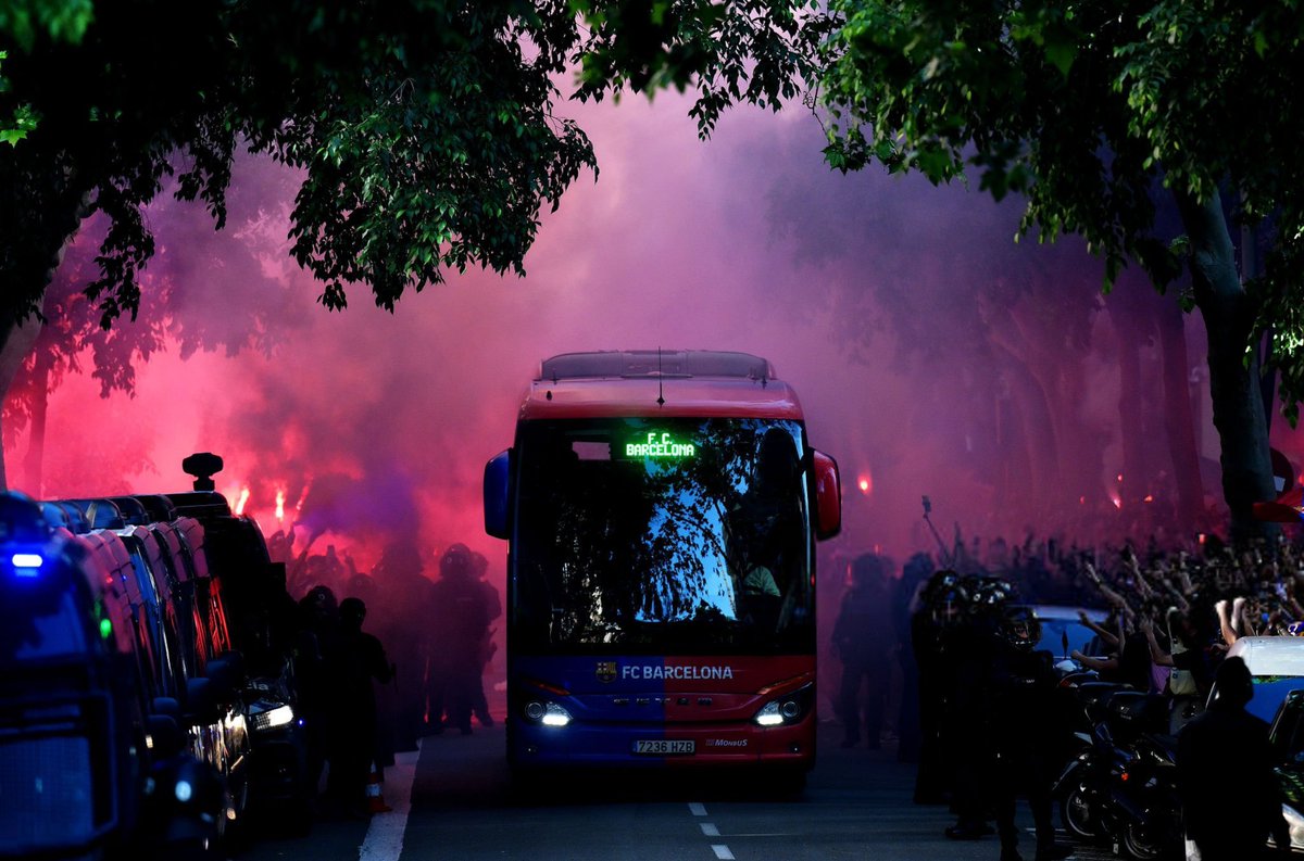 dna_blaugrana's tweet photo. A AURA DESSA FOTO. https://t.co/2bSfHb1nG8