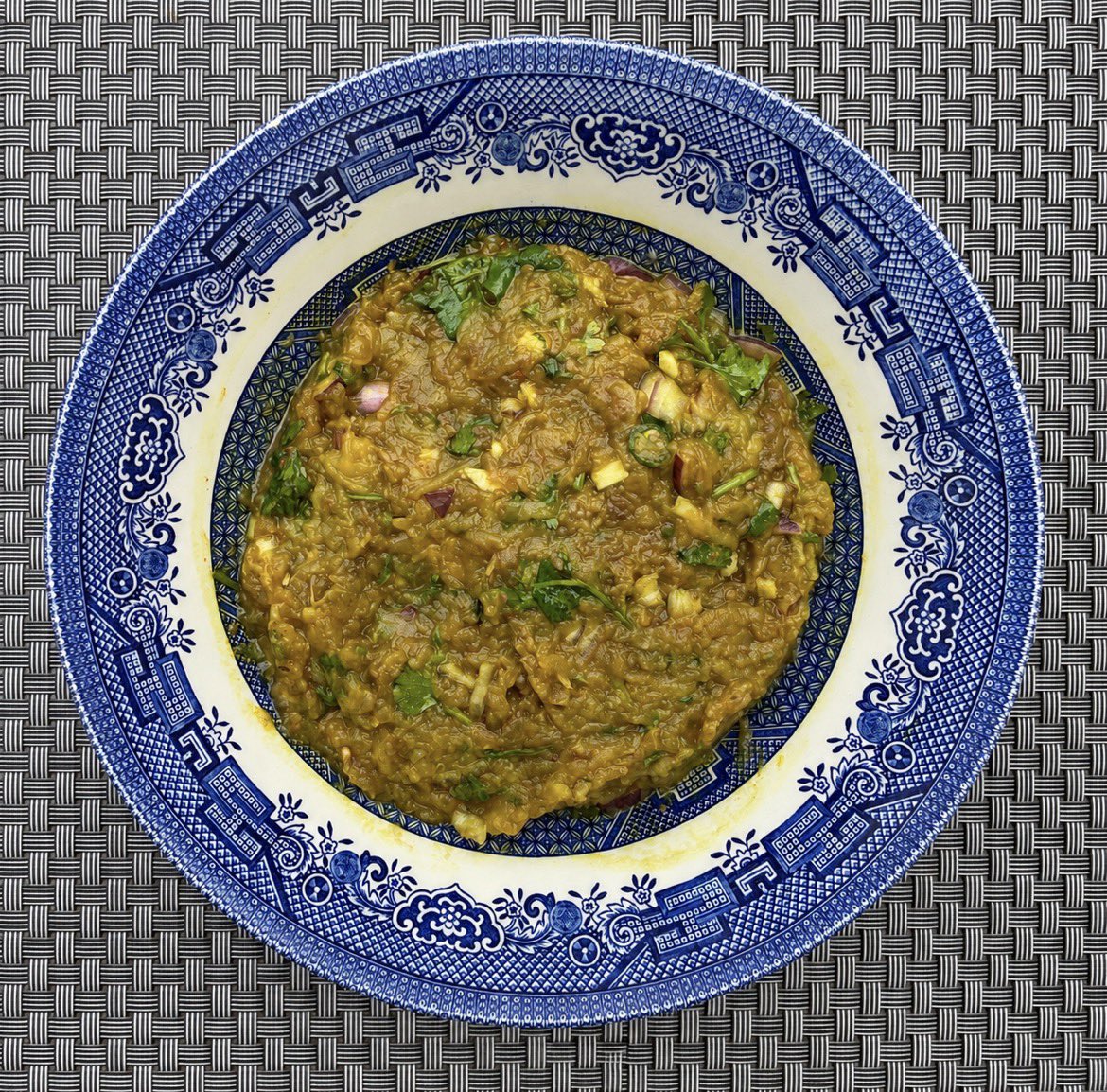 kandelnirmal's tweet photo. Daikonको अचार राखियो। ४-५ दिनमा तयार हुन्छ। 

Aubergine पोलेर, प्याज, लसुन, अदुवा, हरियो धनिया र कागतीको रस राखेर मोलियो र तोरीको तेलमा बेसार राखेर झ्वाँई पारियो। नेपालमा चोखा, अरबमा बाबागुनुस, भारतमा तेलमा पौडिने भार्ता। #KandelKitchen

अब त्यो अंग्रेजीमा लेख्या के हुन भनौ? https://t.co/FEpSXZftu6