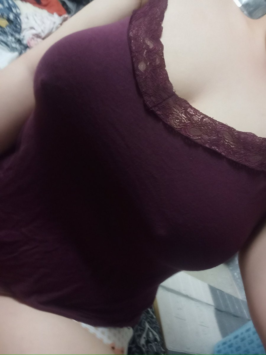 beiuudamdanggg's tweet photo. có anh nào gu gái mập k ạ, ib em nhaaa 😛 https://t.co/xC2bssurYI