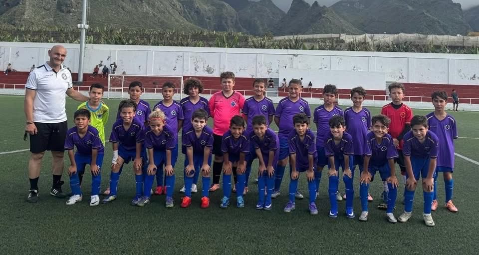 FIFTenerife's tweet photo. 🏴󠁧󠁢󠁳󠁣󠁴󠁿 | Nuevas sesiones de preparación de las preselecciones Sub-10 de fútbol de Tenerife

⚽ Los combinados del norte, sur y área metropolitana de la Isla avanzan en la puesta a punto para los próximos retos de la selección de Tenerife

➕ℹ https://t.co/SIeOZDXdYG

#SomosFIFT https://t.co/yft9u1rZlz
