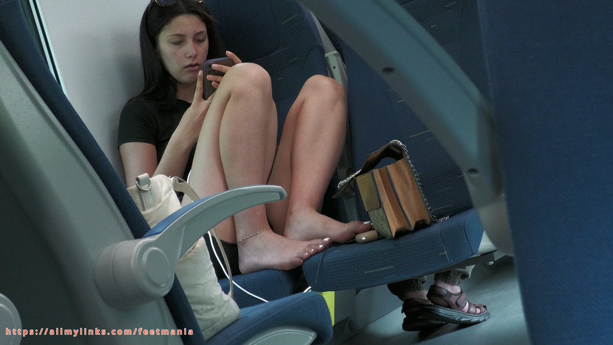 Candid_foot's tweet photo. Candid beauty girl sitting in baresoles on seat.
https://t.co/sd8g0LGevV
https://t.co/pllsS1iDmV
https://t.co/vMNaB4PBuI
https://t.co/qfHEkZsFd2
Buy clip: https://t.co/rRNwQrHR9L https://t.co/XQvtfRg4tS