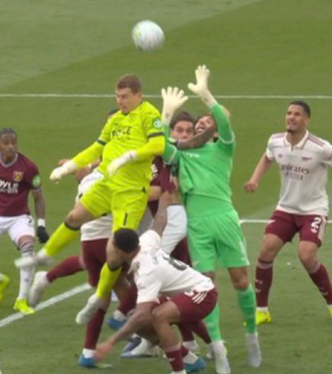 TheAFCPodcast's tweet photo. How are people saying this is not a foul?

He is literally holding Raya’s arm https://t.co/tXvyGu0Bac