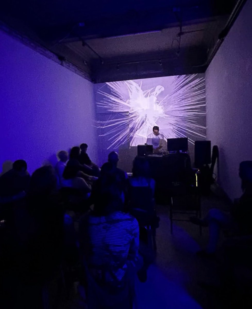 natcatdotxyz's tweet photo. This is the insane shot from my music performance last night

Thanks @0xbigdan for snapping and special thanks @memebrained for the space https://t.co/Q2lxXFGgwv