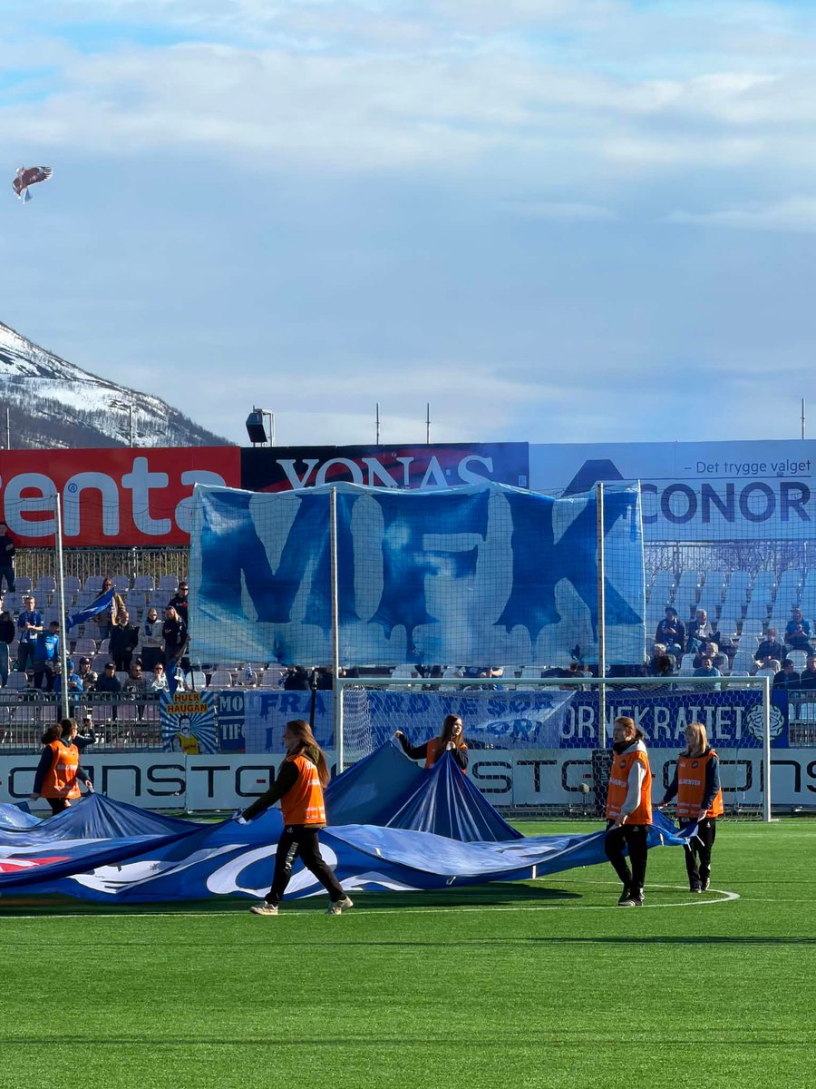 MoldeTifo's tweet photo. FRA NORD TE SØR I BLÅTT VI BLØR https://t.co/yBYm3yLSGI