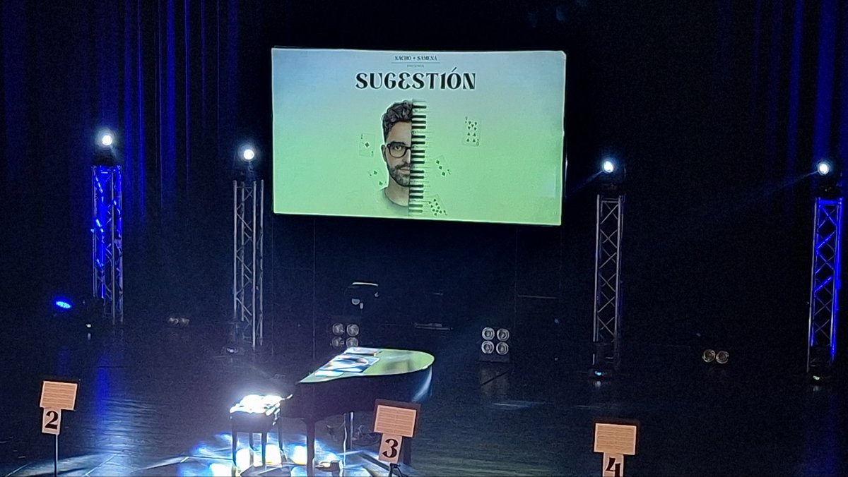 carloscoira's tweet photo. A piques de ver a @nacho_samena para rematar ben este fantástico día.
#maxia #musica #Sugestion https://t.co/9ysqhWtpNP