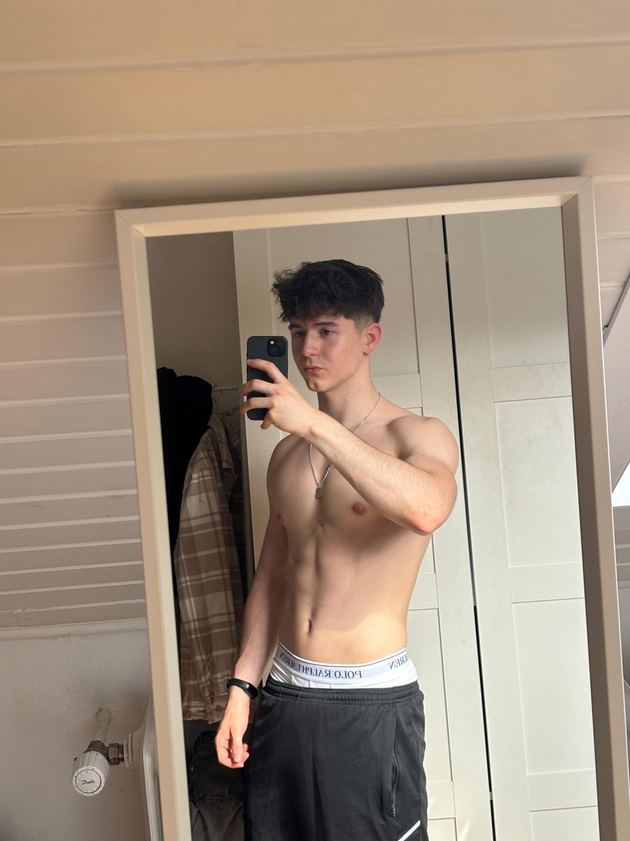 Tizian tweet media