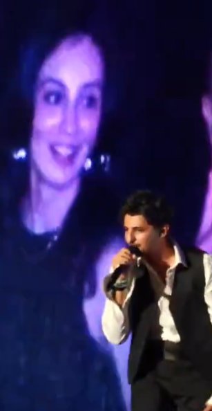 ReemaGauncarDZ's tweet photo. @DarshanRavalDZ  to @dharal_surelia :
"Kehta hu itni mohabbat hai tumse
Jitni falak se zameen,
Kehdo na tum bhi kehne mein kya hai,
Hota hai ishq yahin "

@dharal_surelia 's reply :
"Barson se ye,
Arson talak,
Hisse hai ab tu mere.."

This is the way ONLY MINE looks best. 💙🌸👇 https://t.co/gbUdpCrniM