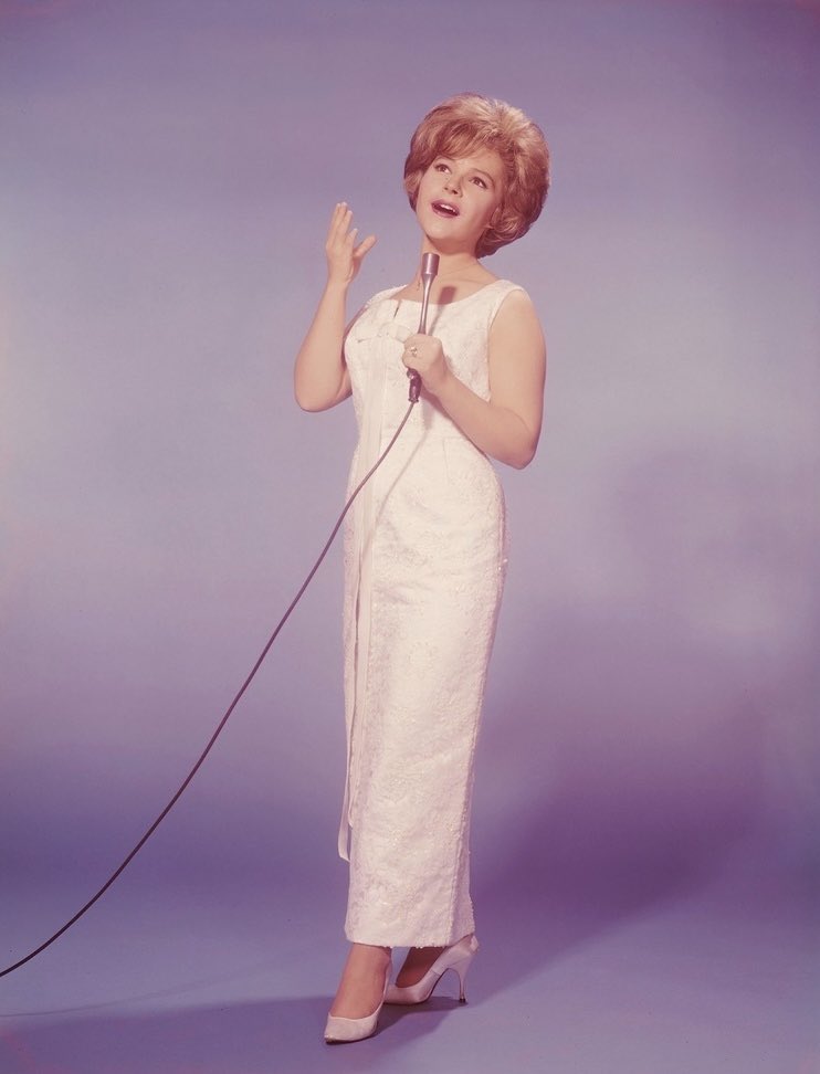 BrendaLeeChart's tweet photo. Today is Mother’s Day. https://t.co/6mCM9StFOM