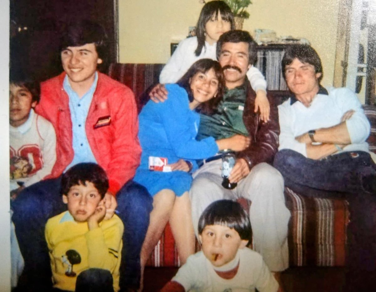 ChristianABravo's tweet photo. Feliz día de las madres, especialmente a la mía, quien me ha dado tantas lecciones de vida, su amor incondicional y toda su dedicación para sus hijos, nietos y con mi padre. Te amo Mamá . https://t.co/vuhu3FmmrL