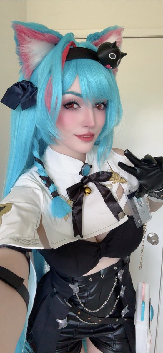 Kaecosplays's tweet photo. born to be a catgirl, forced to work a 9-5 #NTE #NevernesstoEverness #NTElaunch https://t.co/3TgZt7PWOe