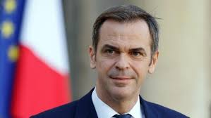 ChLECHEVALIER's tweet photo. HANTAVIRUS

À un an des Présidentielles (...), ils se préparent...

N'oubliez pas :
     - #Pfizer est une bénédiction
     - #URSULA est très honnête
     - #Didier_RAOULT est très méchant

Et surtout : 
    - on a assez de #MASQUES, bien sûr !!...

                      C'est reparti !!