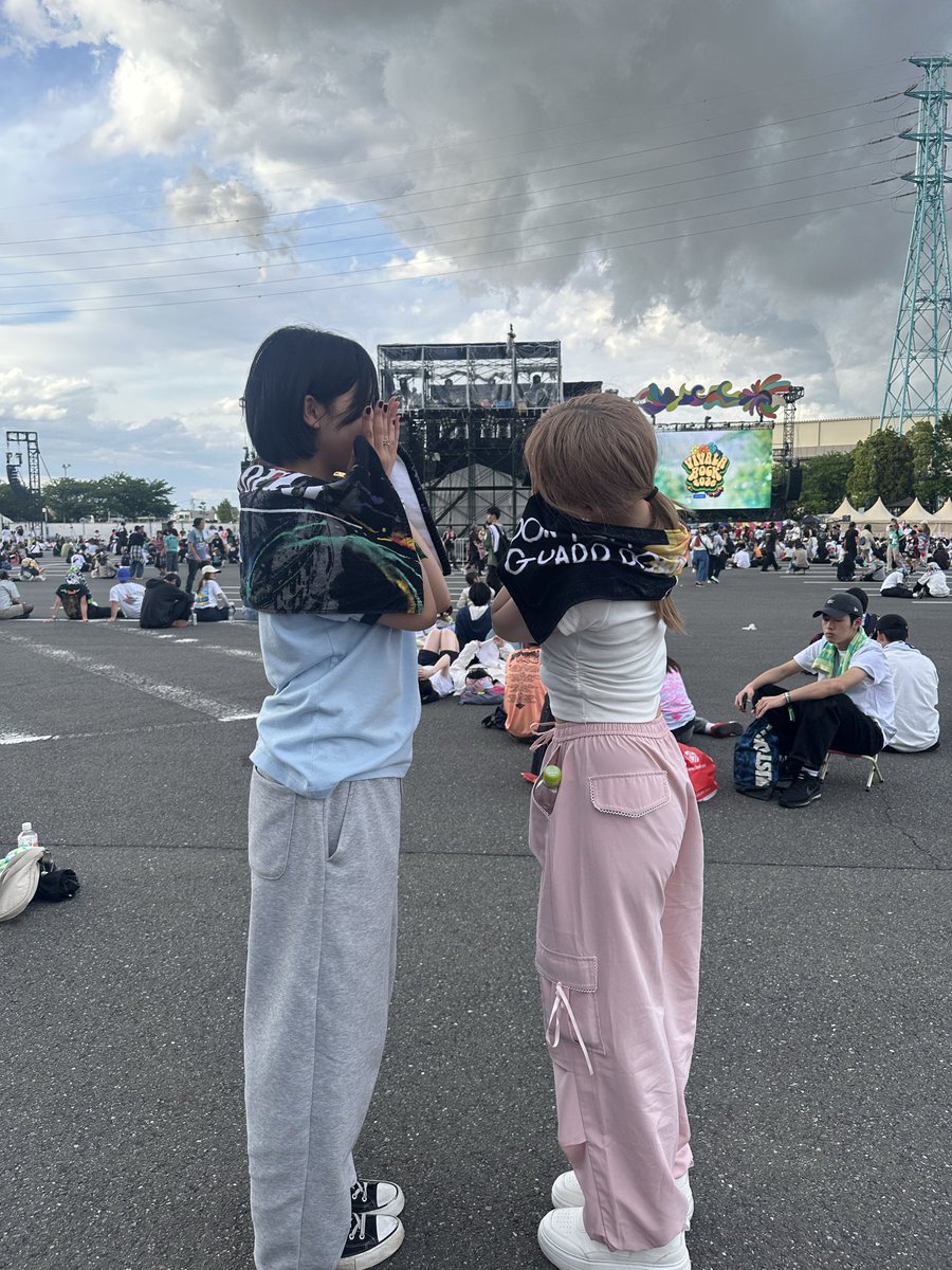 usa_16mi's tweet photo. ビバラ2026
2日目に行ってきた～！
やばTでサークル混ざったらサングラスバキバキに割れた😂
WANIMA初めて生で聞いた！
やばT、あいみょん、UVERworld、CreepyNuts目当てで行ったよ✌️
楽しかた～！ #ビバラ2026  #音楽フェス https://t.co/wSaNDpxifS