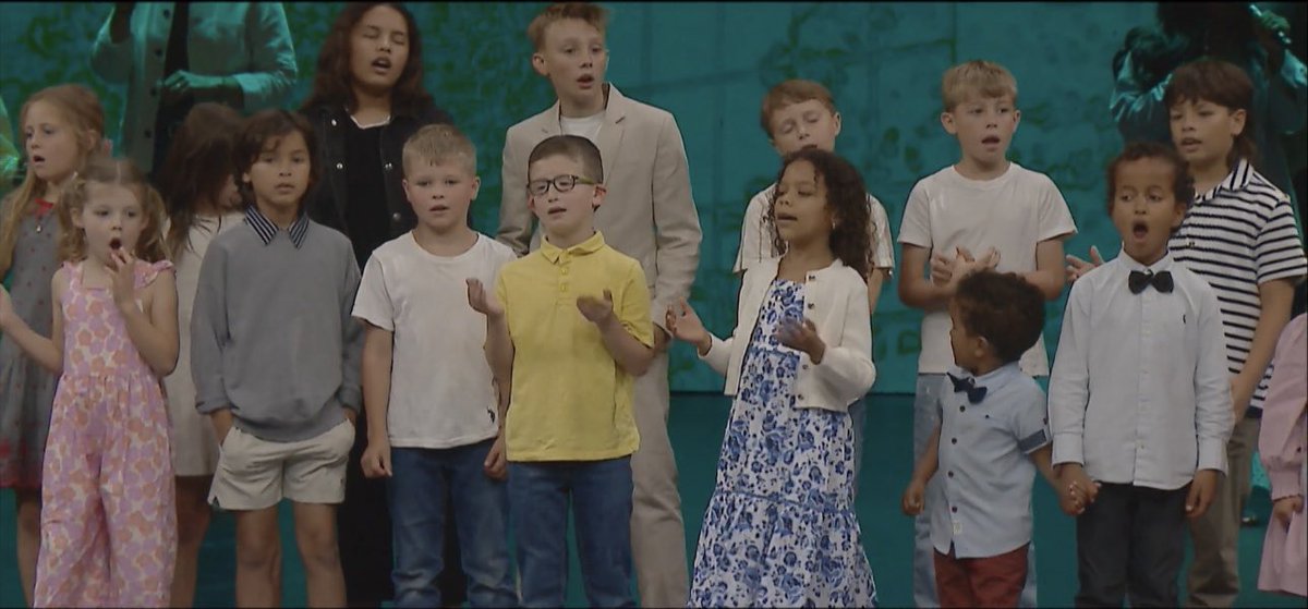 DaughertySharon's tweet photo. My grandkids sang on stage today @victorytulsa 
“The Blessing” to all moms, grandmas, aunts, &amp;
stand in moms! https://t.co/jE3LGua8t3