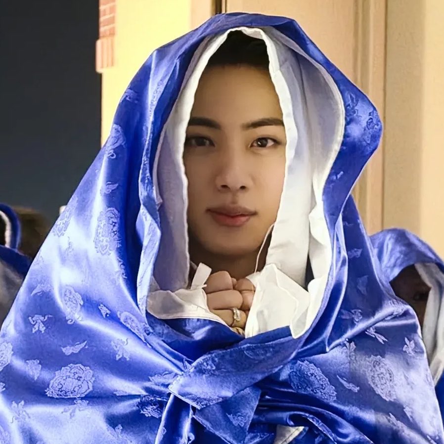 jordan ⋆˚꩜ seeing bts & hayley! tweet media