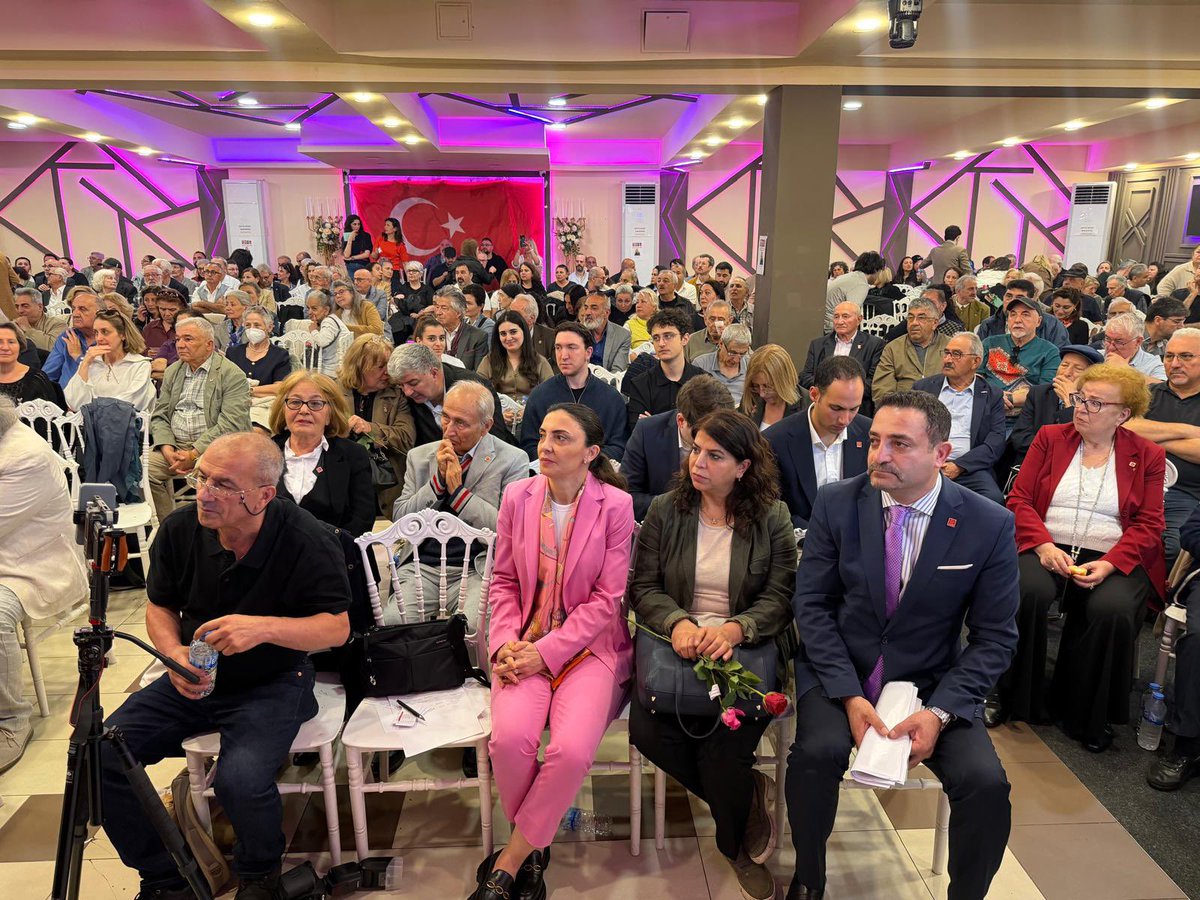 nurhayataltaca's tweet photo. Almanya Berlin’deyiz!

Cumhuriyet Halk Partisi Berlin Birliğimizin Olağan Genel Kurulu’nu büyük bir dayanışma, güçlü bir birlik ruhu ve demokratik bir katılımla gerçekleştirdik.

Demokrasi, katılım ve hukuk temelinde gerçekleştirilen bu seçimin kazananı; örgütlü mücadelesiyle Cumhuriyet Halk Partisi olmuştur.

Bugüne kadar emek veren bütün başkanlarımıza teşekkür eder ve seçilen Berlin Birlik Başkanımız İmam Kaloğlu’na görevinde başarılar diliyoruz.