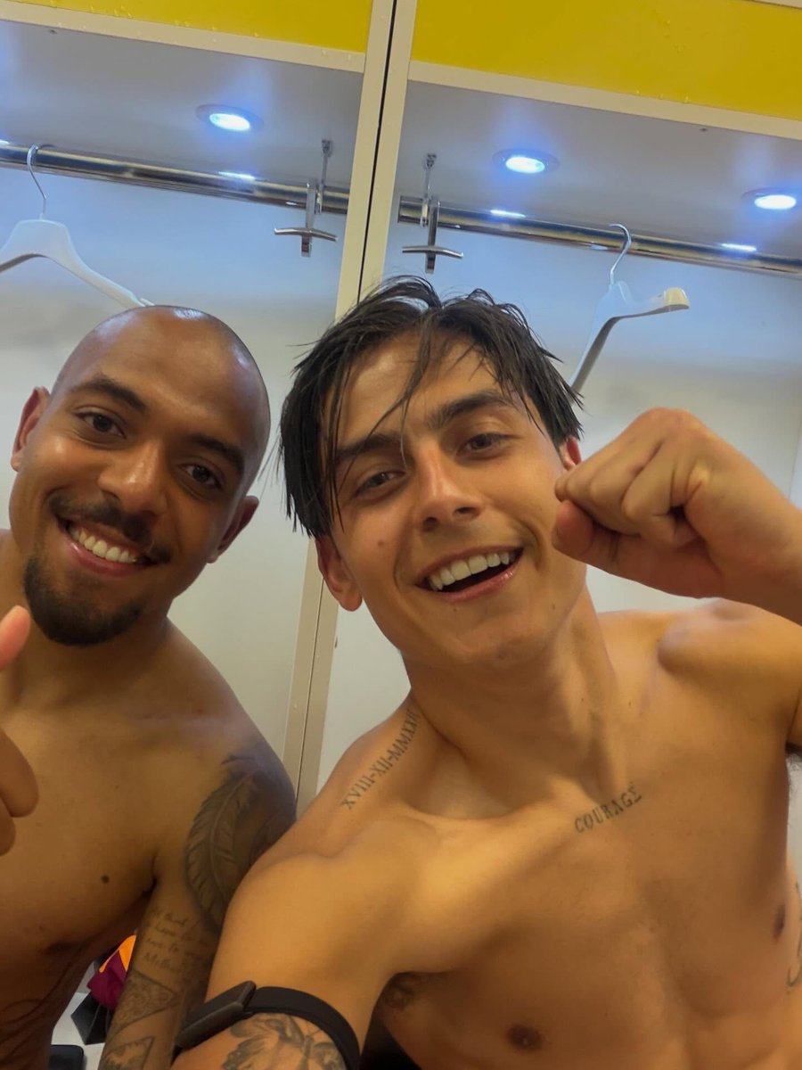 AS Roma Pics That Go Hard tweet media