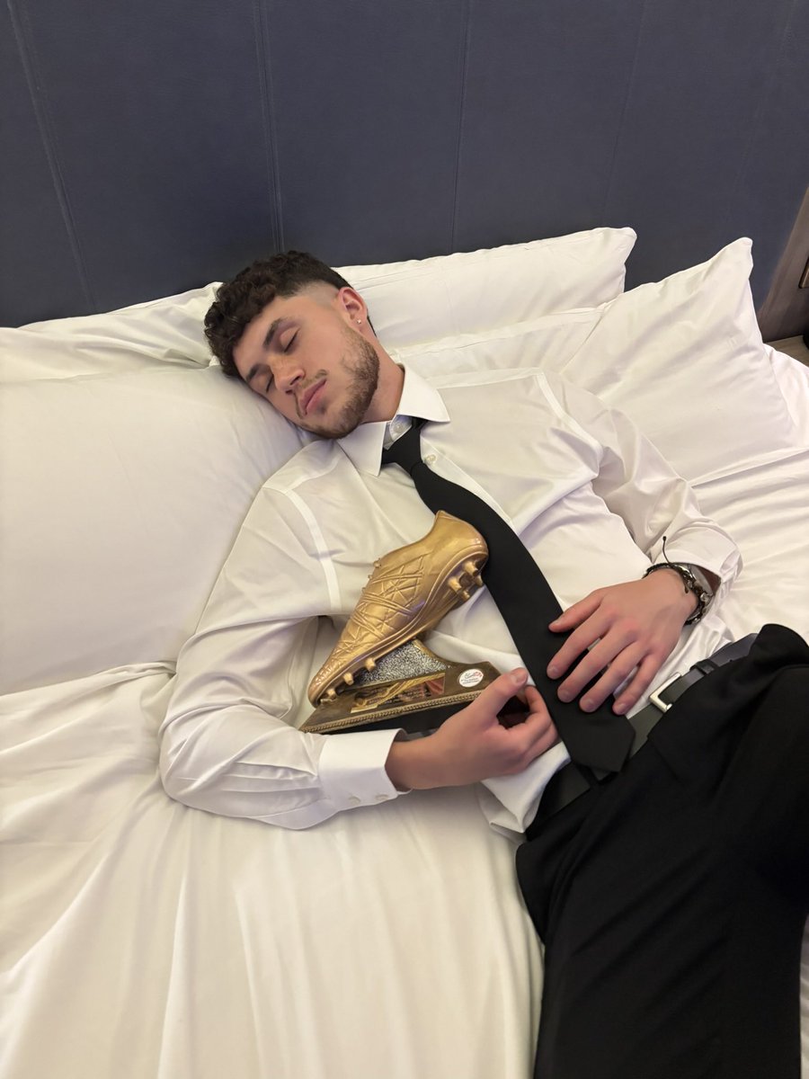 Joey 🏄🏽♂️ tweet media