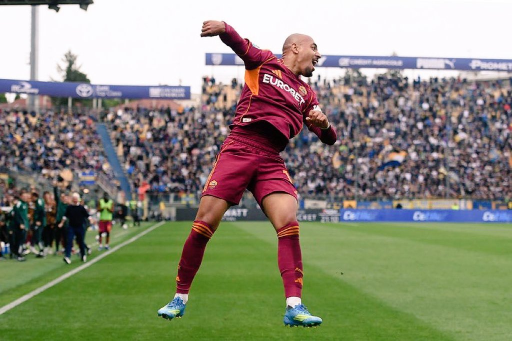 CSolfaroli's tweet photo. #ParmaRoma.... un mostro si aggira per i campi di calcio... #Malen https://t.co/IrUlQARSrw