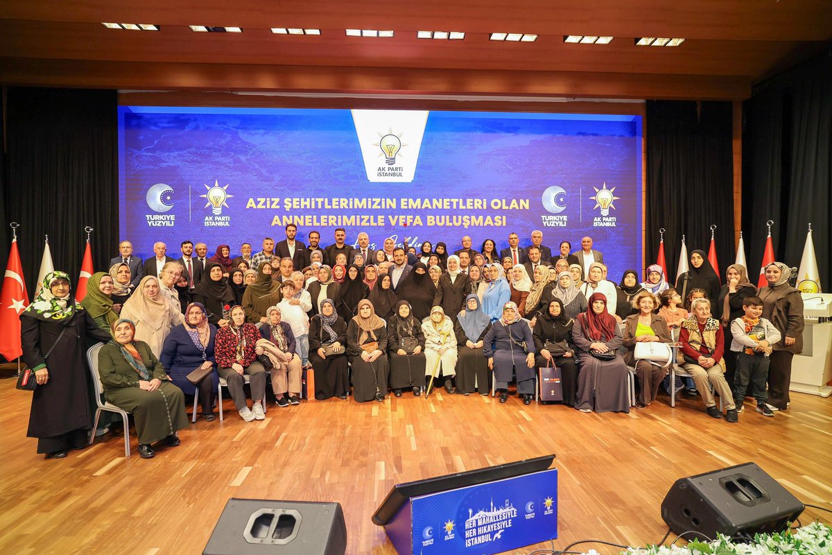 abdullahozdemir's tweet photo. Cennetin kokusunu evlat kokusuyla, sabrın en yücesini şehadet müjdesiyle harmanlayan kıymetli annelerimiz...

Genel Başkan Yardımcımız, Sosyal Politikalar Başkanımız Sayın Dr. @drbetulsayan’ın katılımlarıyla, İl Başkanlığımızda Aziz Şehitlerimizin emaneti annelerimizle 'Vefa Programı'nda bir araya geldik.

Sizler sadece evlatlarınızı değil, bu milletin geleceğini bağrınıza bastınız. Hakkınız ödenmez, vefanız unutulmaz. Başta şehit annelerimiz olmak üzere, yüreği merhametle çarpan tüm annelerimizin #AnnelerGünü kutlu olsun.