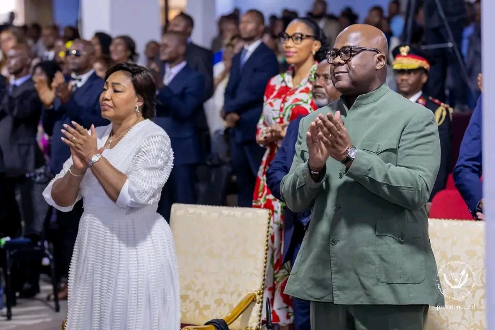 BSekimonyo's tweet photo. Très honoré d'avoir pris part au culte d'action de grâce de ce jour à l'église pentecotiste secouriste de son Éminence l'archevêque @ejibayamapia en présence du Président de la République @fatshi13 et des autorités dont @Guy_Loando, @kanku_shi et autres.
Que Dieu bénisse la RDC https://t.co/R4C6h30YQa