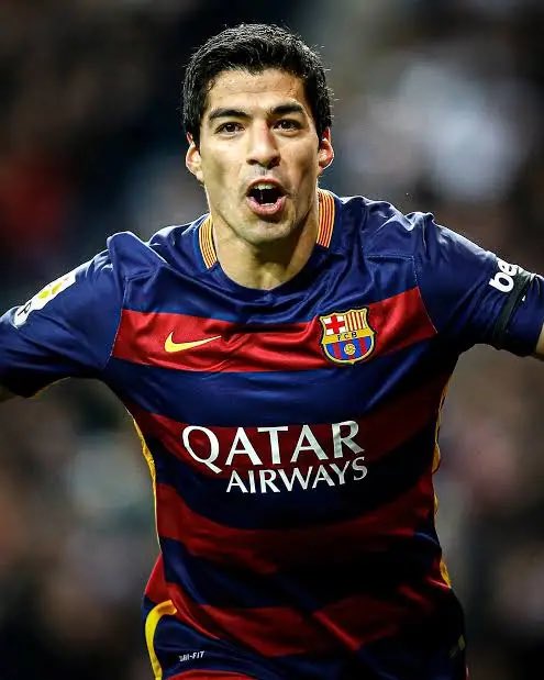 PasesUruguay's tweet photo. ¿Quién fue mejor: SUÁREZ EN BARCELONA O VALVERDE EN REAL MADRID? 😮‍💨 https://t.co/OT9y8nPp0b