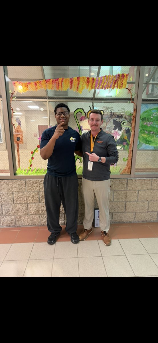 TSJ_Ny's tweet photo. thank you @KJMcDonough for coming to my school and talking with me and my teammates. Great learning more about Hobart and the program. Looking forward to staying in touch 💯 https://t.co/zfj2llzGLa