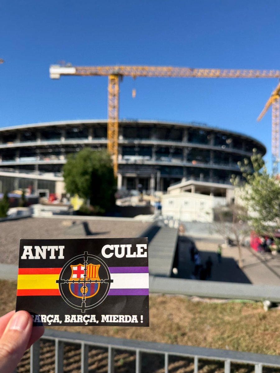 Presentes solo por el escudo.