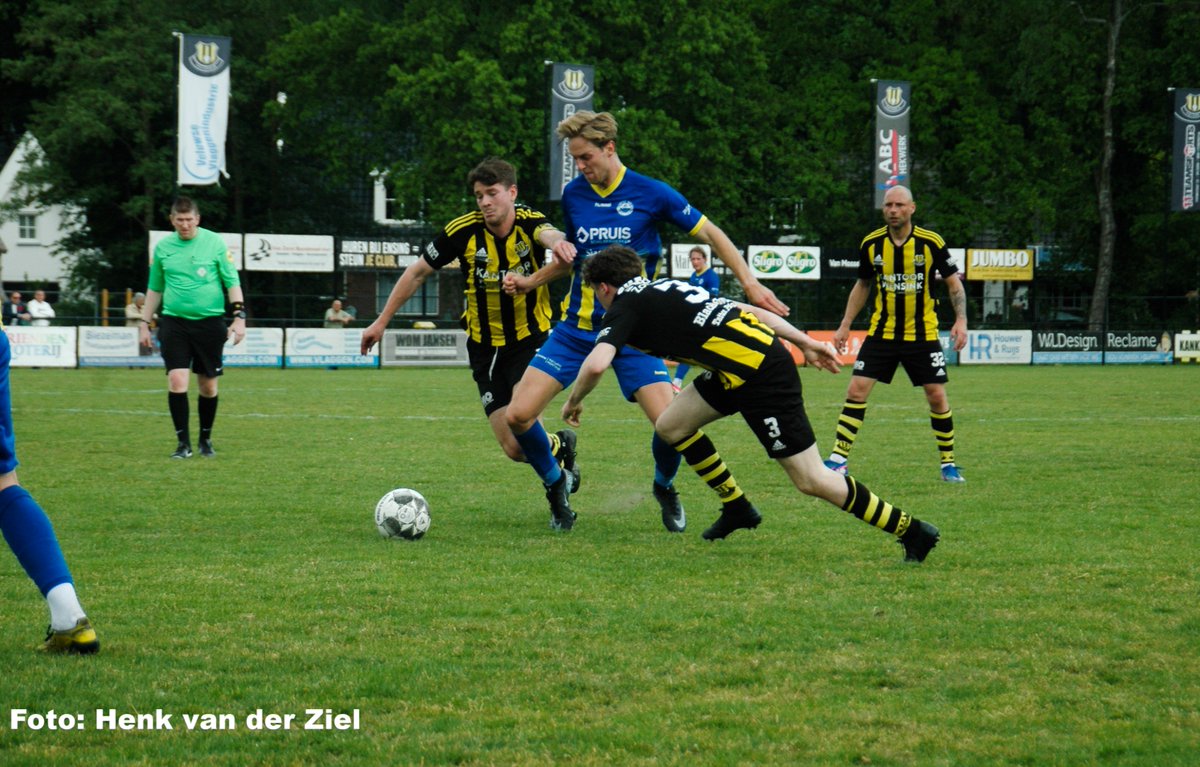 svHattoHeim's tweet photo. Belangrijke overwinning voor s.v. Hatto-Heim. https://t.co/bZEOoLZrTS https://t.co/fnjs2svjco