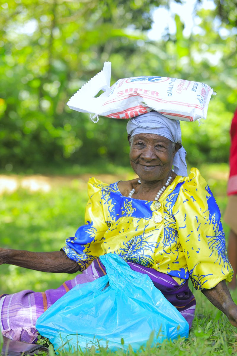 communitycareug's tweet photo. We continue to support vulnerable older people in Kiwaala Village with emergency food supplies during this crisis. ❤️

Join us in bringing hope and relief to those in need. Every support matters. #SupportOlderPeople #CCFU @HNangonzi https://t.co/5gpG9AUrCR