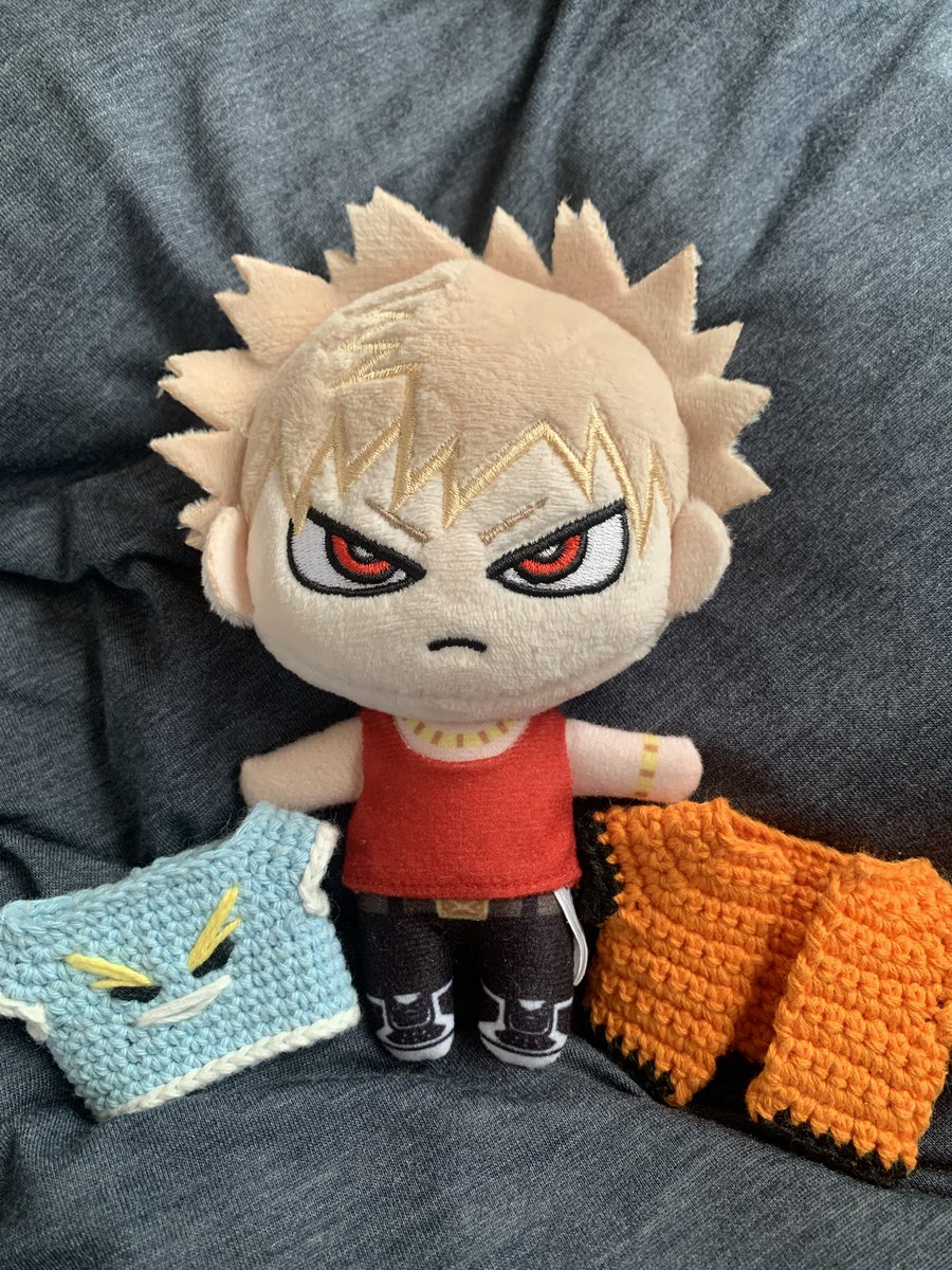 kacchan0420_'s tweet photo. この子元から赤タンクトップだけだったから全サT作ってあげたかわいい🥺🧡 https://t.co/1WbKjOE5NL